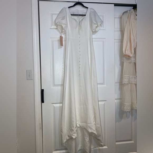 NEW WITH TAGS GORGEOUS WEDDING BRIDAL GOWN SIZE L - Picture 2 of 9